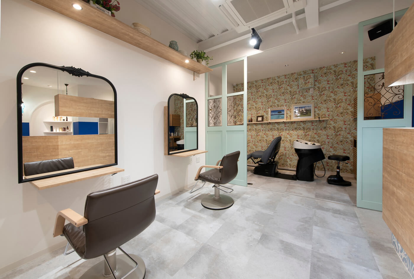 Moani hair salon